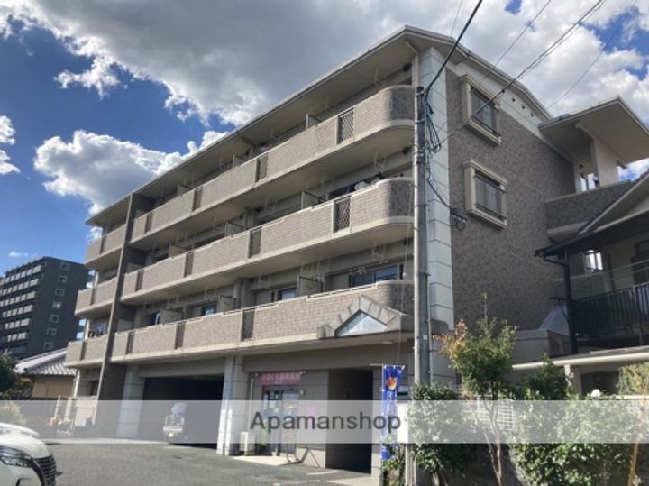 セラコート本山の外観