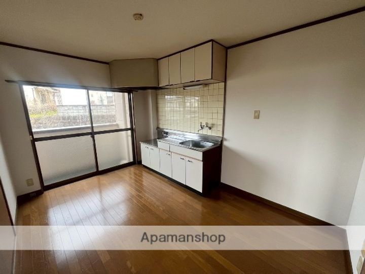 シャトー坂口の居間