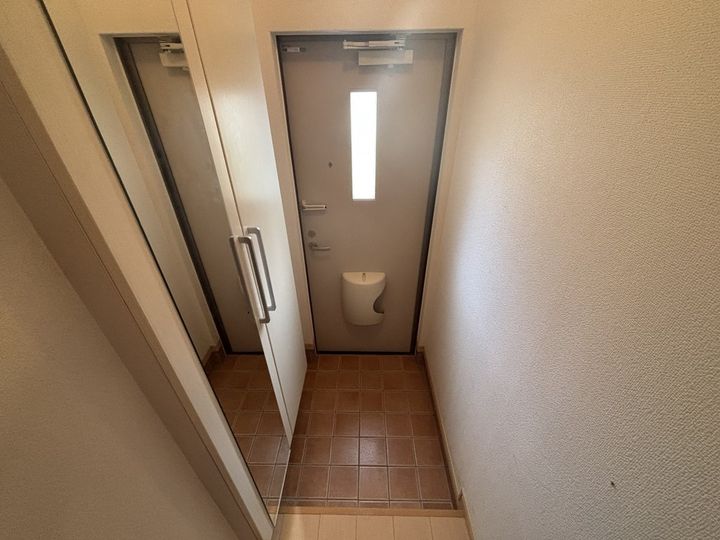 ディアカーサの玄関
