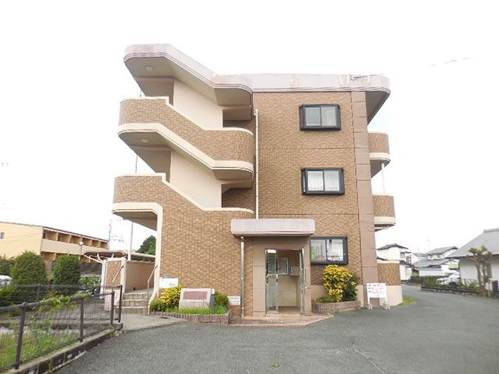 インペリアル山本の外観