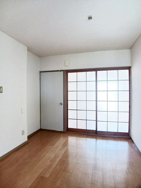 北本ハイツの居間
