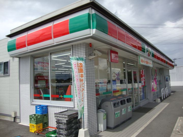 コンフォルト・パレスB棟の周辺