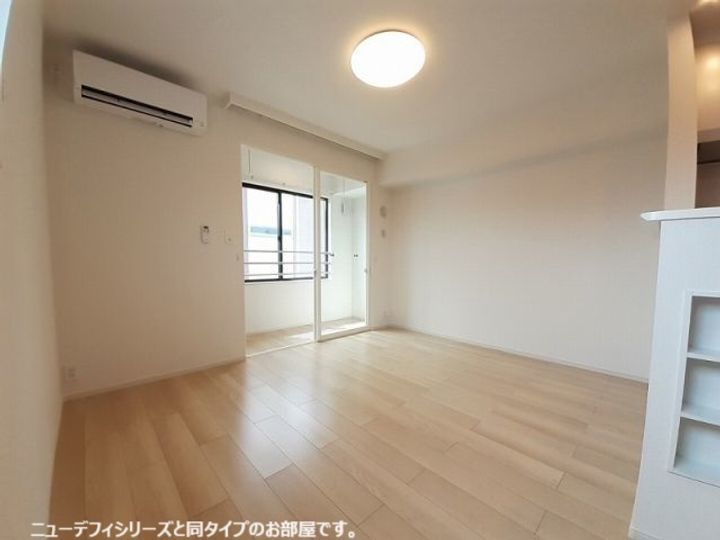 レピドールBの居間