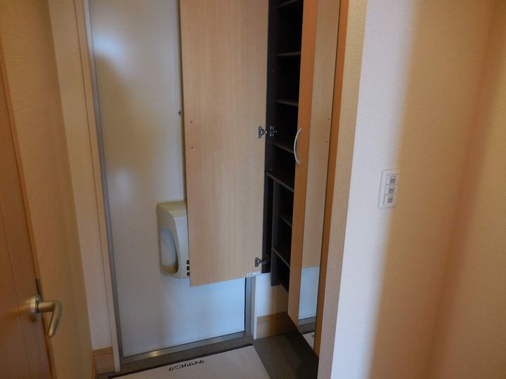 サニーコートの玄関