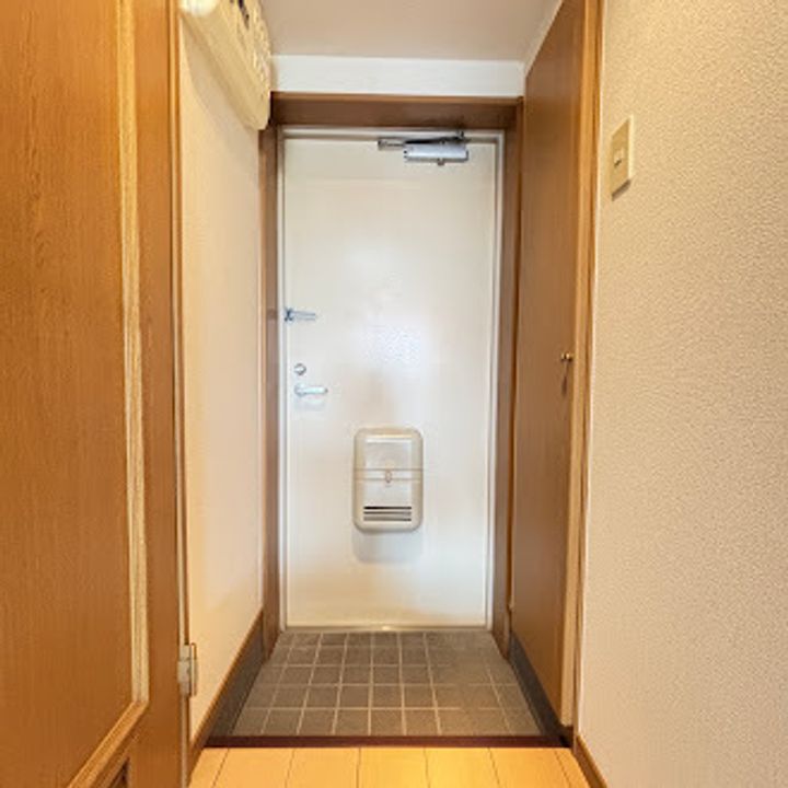 レルベ保田窪の玄関