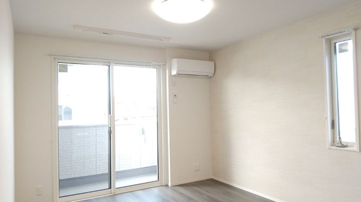 DーROOM隈府 A棟の居間