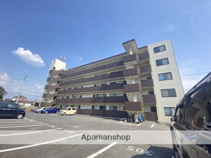 ファミーユ飛田の外観