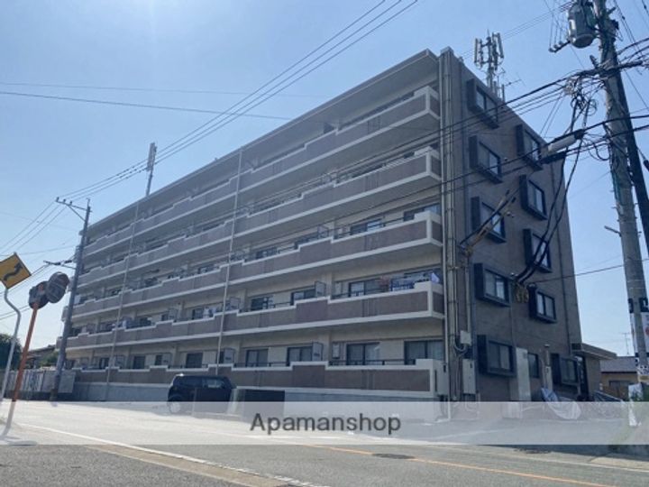 ファミーユ飛田の外観