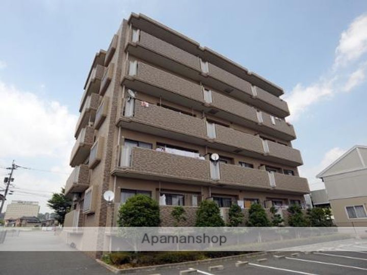 クリスタルマンションの外観