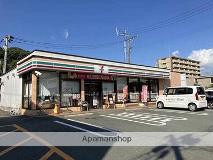 クリスタルマンションの周辺