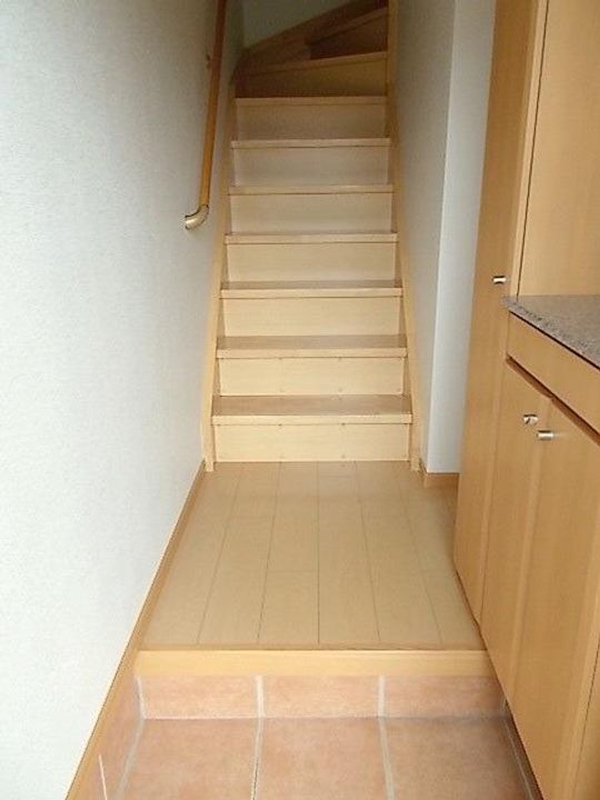 プレミール下河原の玄関