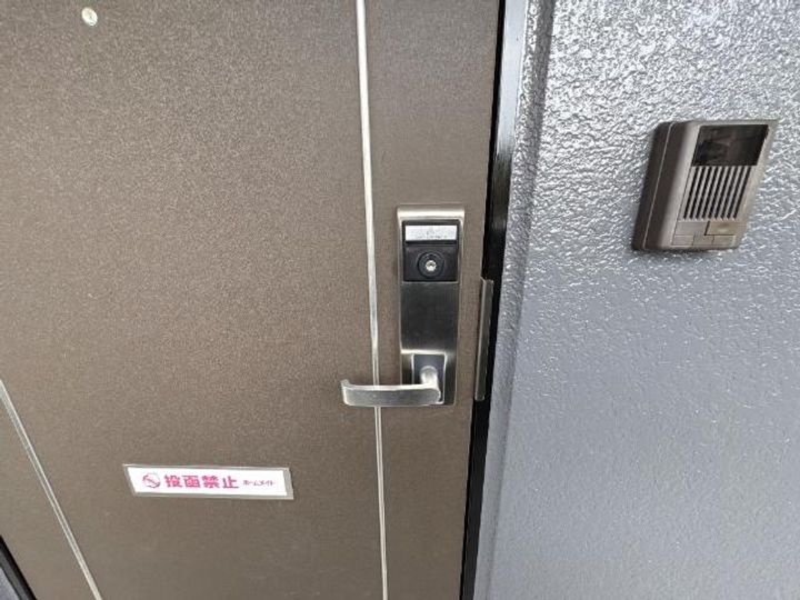 PLACE DE VERT103の玄関