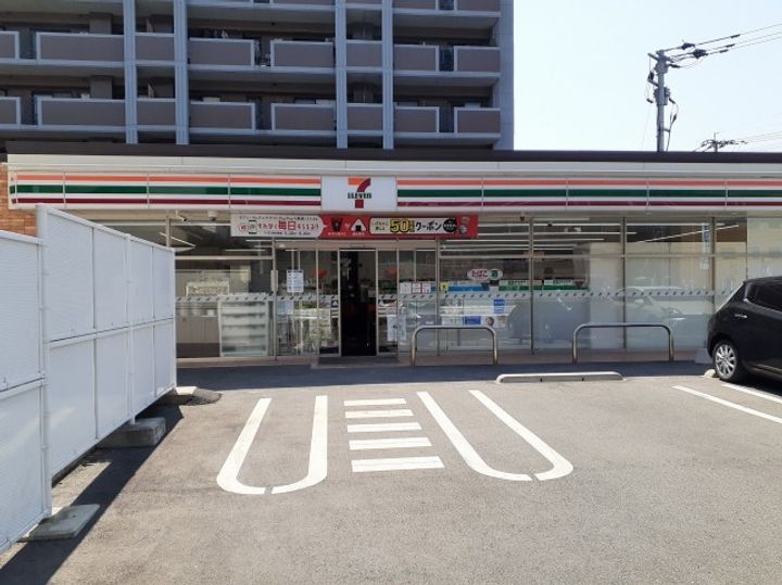 アヴァンティの周辺