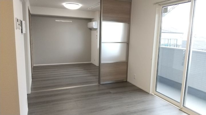 DーROOM隈府 B棟の内装