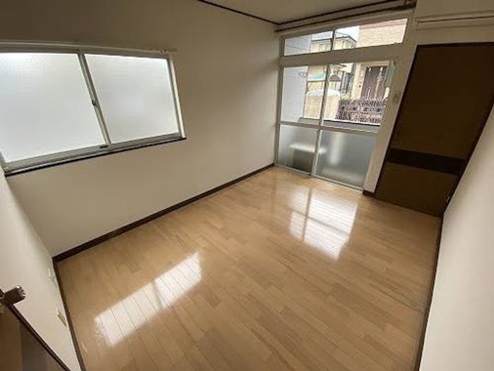 コーポ♯&♭の居間