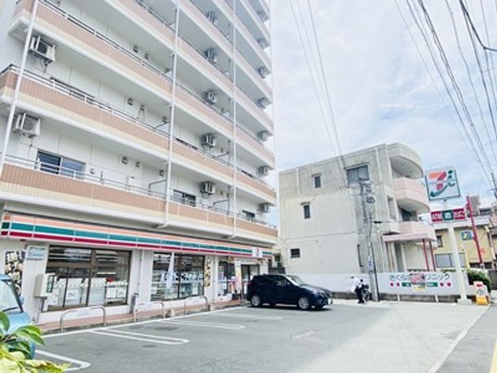 アヴァンティの周辺