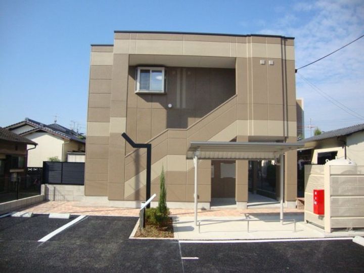LUXURYの外観
