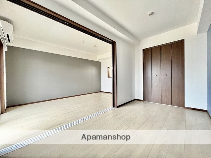 熊本県熊本市中央区坪井4丁目の賃貸マンションの居間