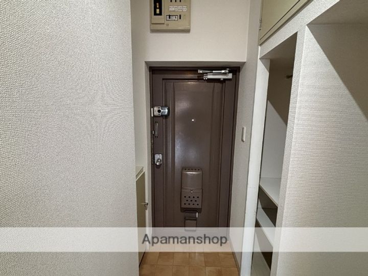 プレアール新大江の玄関