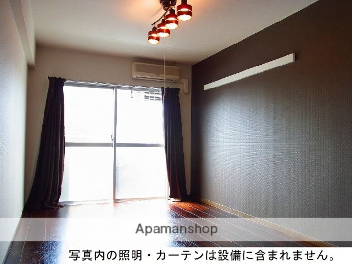 マーカス東海の居間