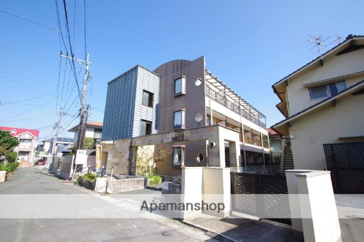 熊本県熊本市中央区新屋敷2丁目の賃貸マンションの外観