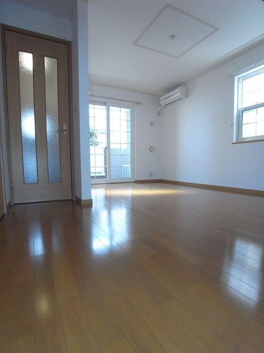 リア フォーリストの居間