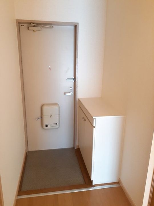 前田ハイツⅢの玄関