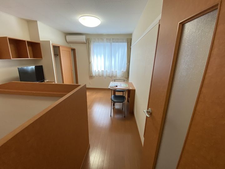 レオパレスリミエール107の居間