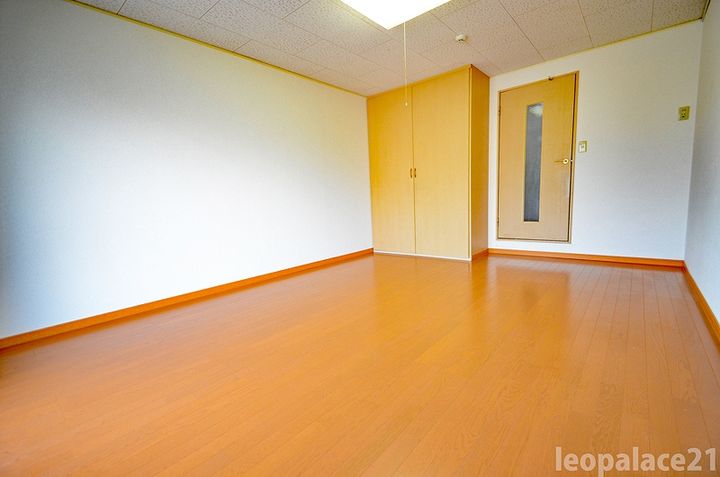 レオパレス梨乃木坂204の居間