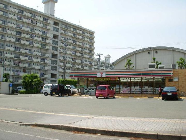 レ・セーナの周辺