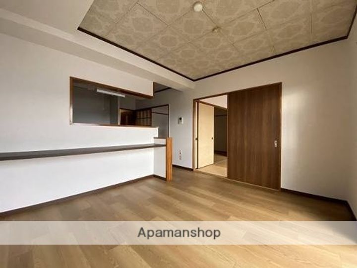 グランレーヴ壱番館の居間