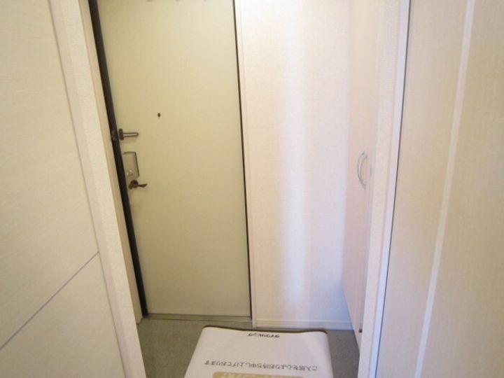 プランドール・ソレイユの玄関