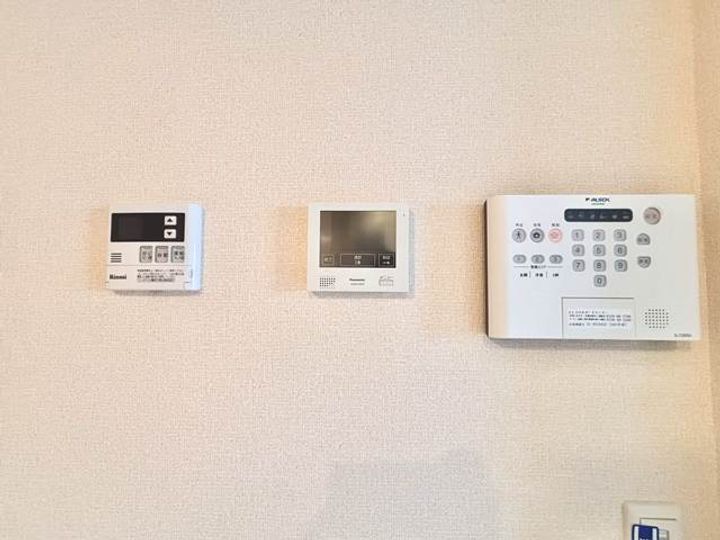 ヴォワ・リーブルのその他画像