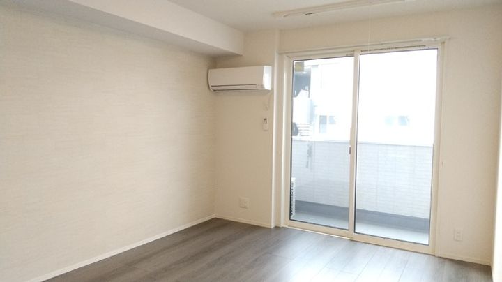 DーROOM隈府 B棟の居間