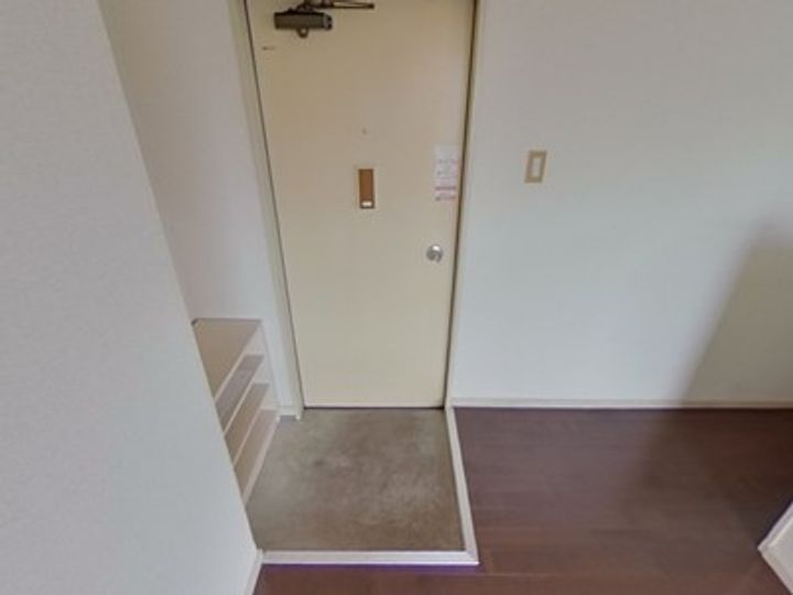 HOUSE安全地帯の玄関