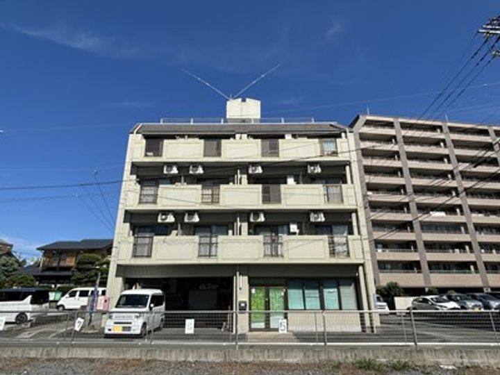 インターフェイスビルの外観