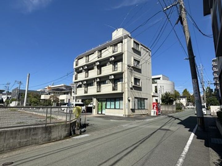 インターフェイスビルの外観