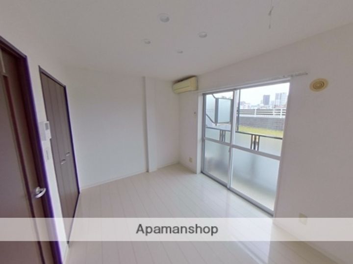 荒瀬ビルの居間