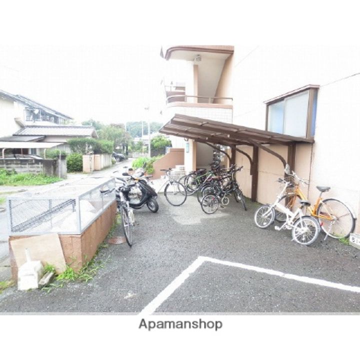 黒髪ロイヤルハイツの外観