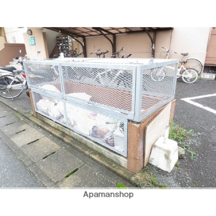 黒髪ロイヤルハイツの外観