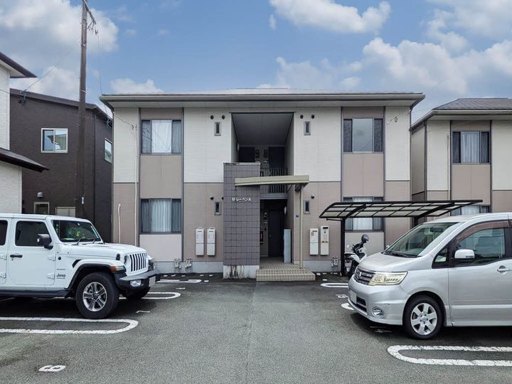 熊本県熊本市東区小山5丁目の賃貸アパートの外観