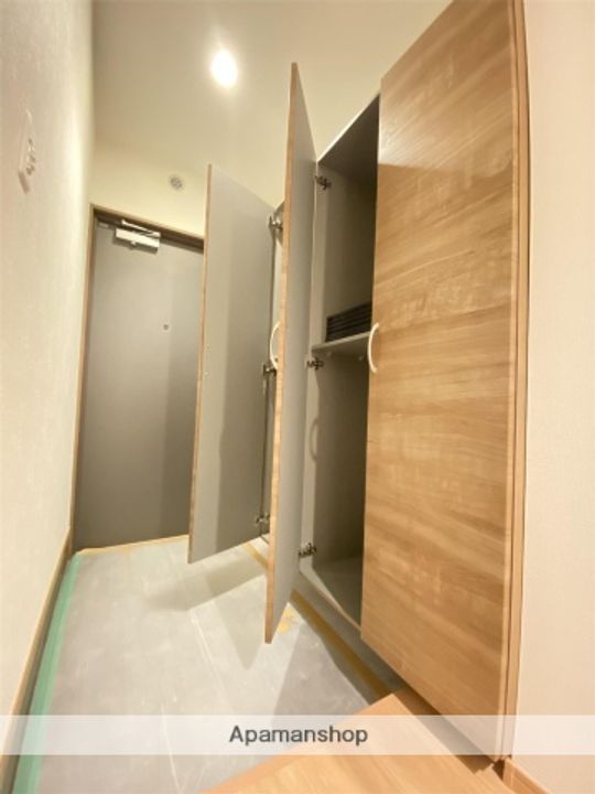 クロノス52鶴羽田の玄関