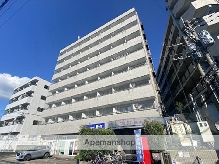 コート黒髪の外観