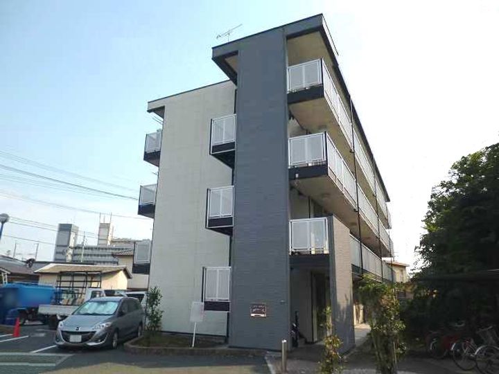 レオパレス白坪403の外観