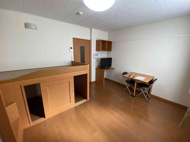 レオパレス新土河原Ⅱ102の居間