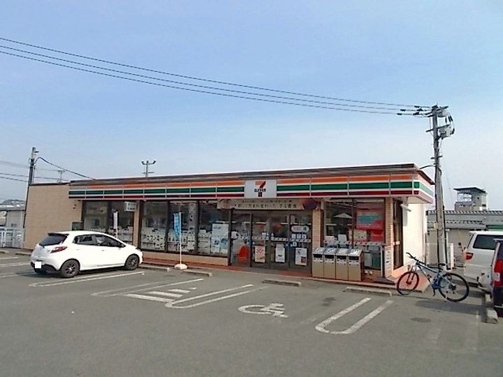グローリーラビーンAの周辺