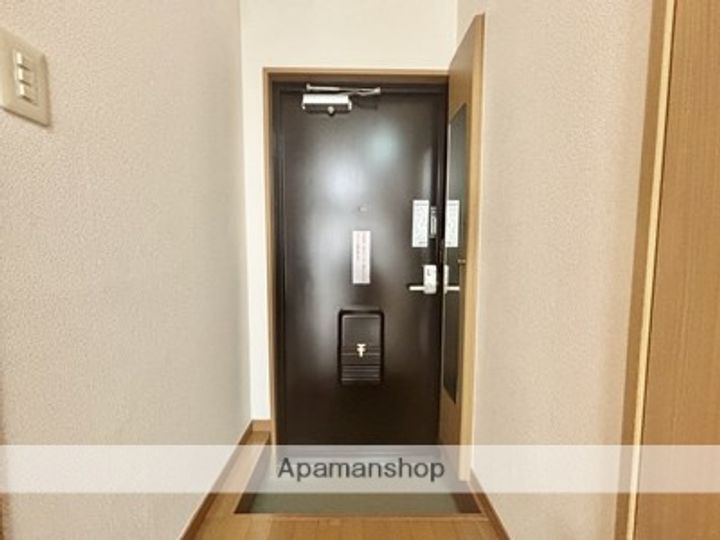 熊本県熊本市中央区渡鹿3丁目の賃貸アパートの玄関