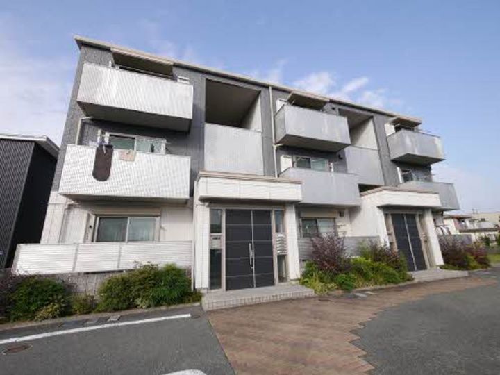熊本県熊本市東区江津3丁目の賃貸マンションの外観