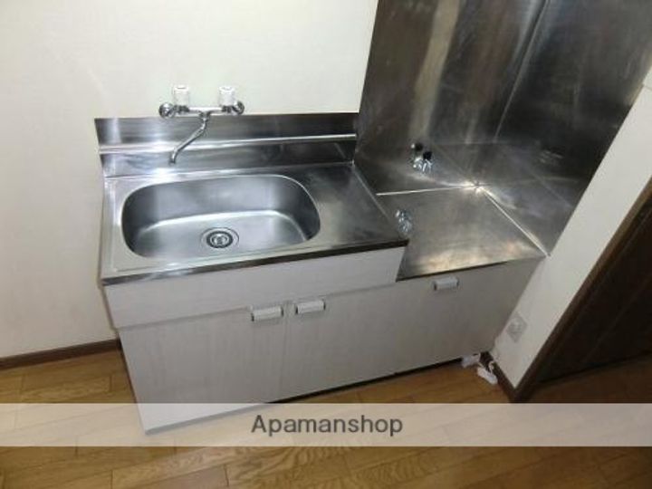 グランソシエ黒髪のキッチン