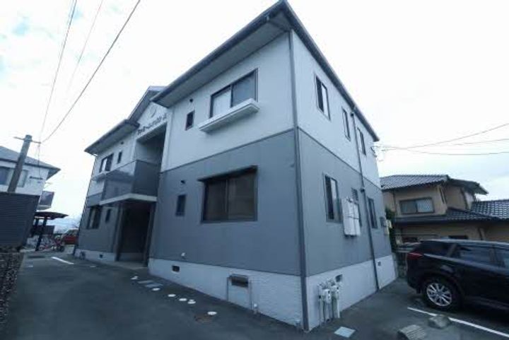 ファミールオガタ A棟の外観